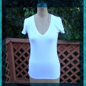 🤍 NEW size M 6-8 Ladies White tee by Forever 21 Short sleeve